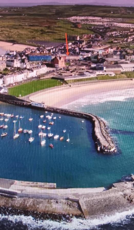 2 Bed Flat Right In Centre Of Portrush Town Apartman Kültér fotó